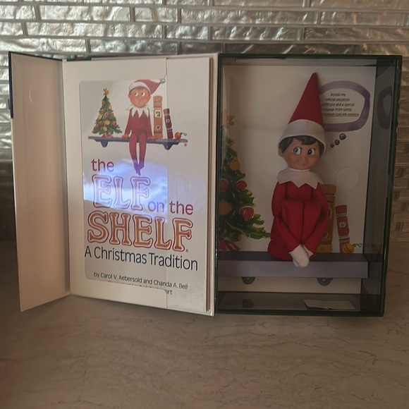 Elf on the shelf - Picture 3 of 3